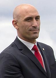 Španělsko: Luis Rubiales čelí vězení za polibek fotbalistky - hrozba 2,5 roku za sexuální napadení